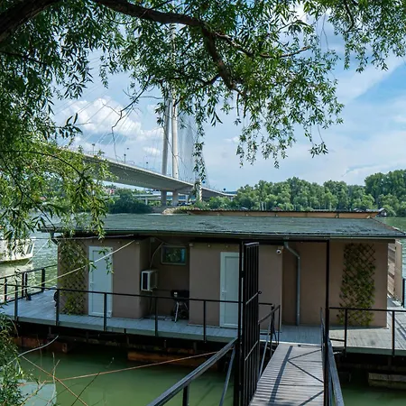 Unique River Houseboat * 贝尔格莱德
