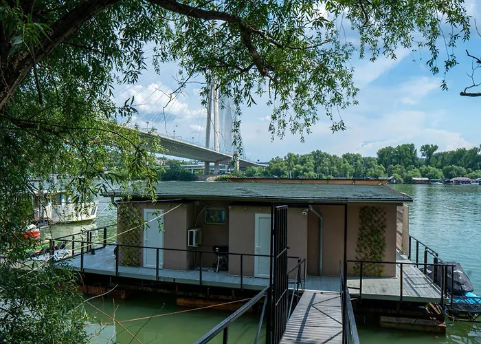 Unique River Houseboat * 贝尔格莱德
