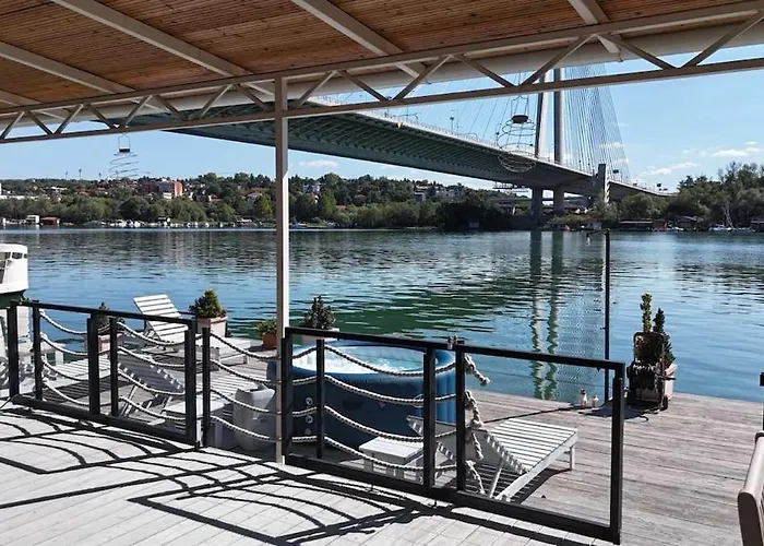 Unique River Houseboat 公寓 贝尔格莱德