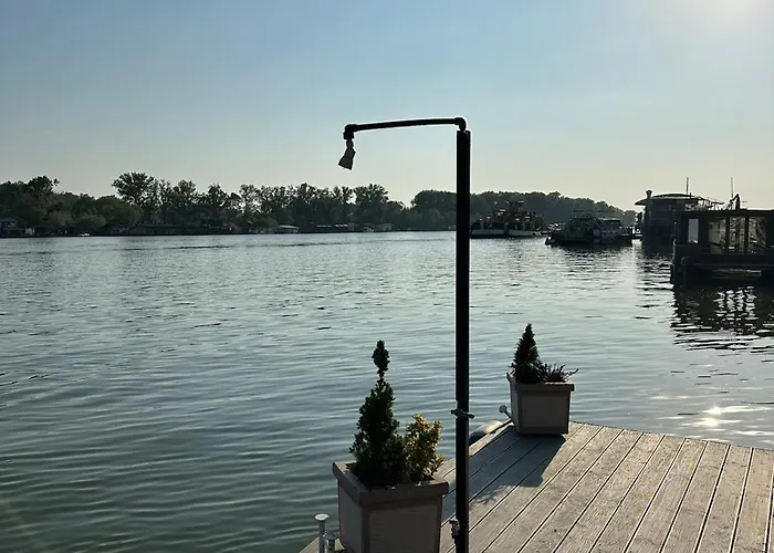Apartment Unique River Houseboat