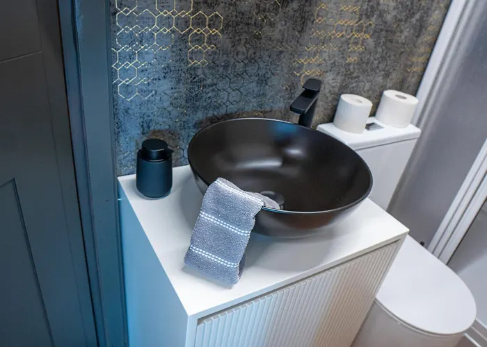 Unique River Houseboat *