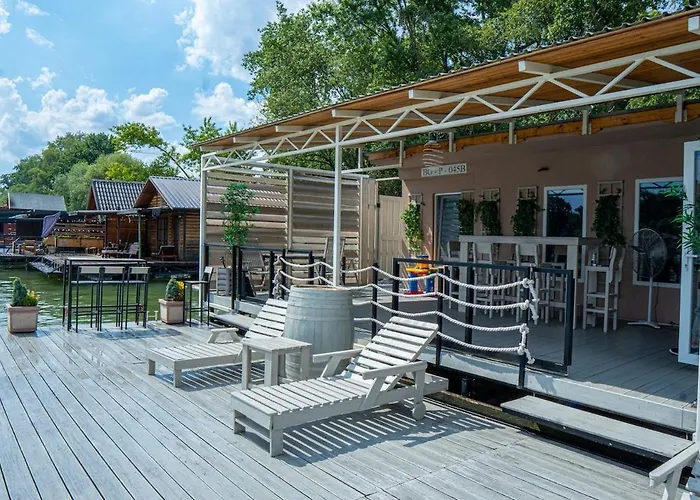 Unique River Houseboat Apartment Belgrade