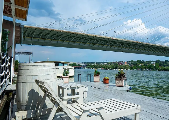 Unique River Houseboat 公寓 贝尔格莱德