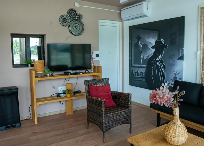 Apartment Unique River Houseboat